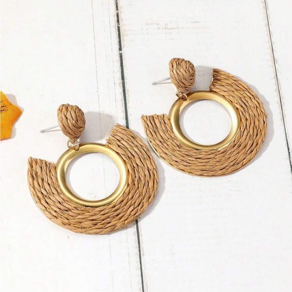 🌿 Boho Handmade Raffia Weaving Circle Shaped Earrings - Wicker - Picture 2 of 7